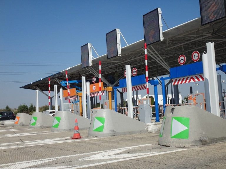Cómo ahorrarse un pastón al año en peajes y ZBE con rutas y horarios que funcionan (Guía 2025)