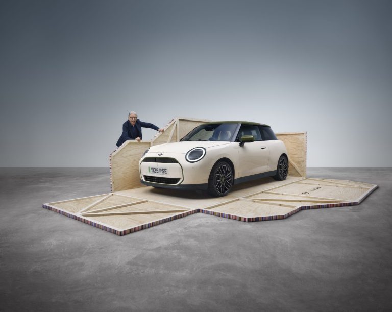 El MINI Cooper se viste de gala con el diseño de Paul Smith
