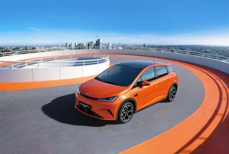 Llega a España el BYD Dolphin G DM-i, el compacto híbrido con 1.000 km de autonomía