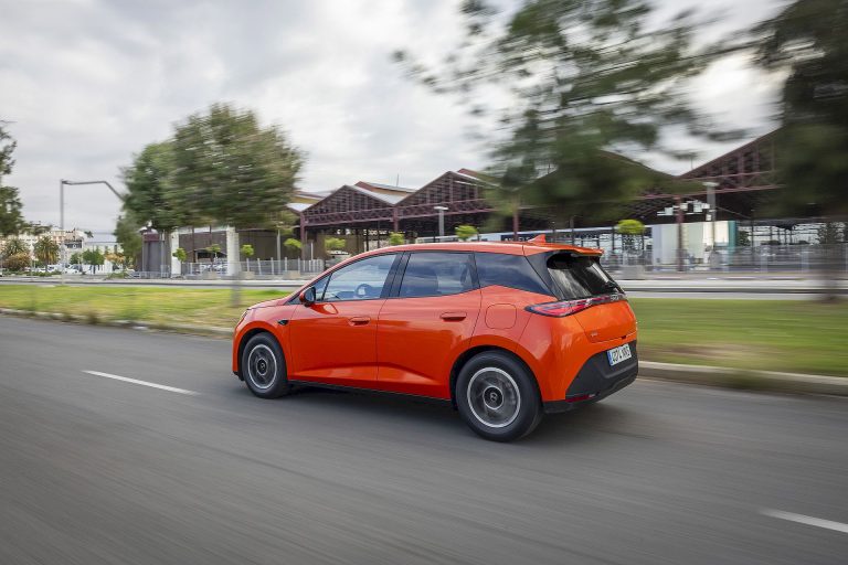 BYD Dolphin G DM-i… o el concepto de coche que no existía y que ningún otro rival puede igualar