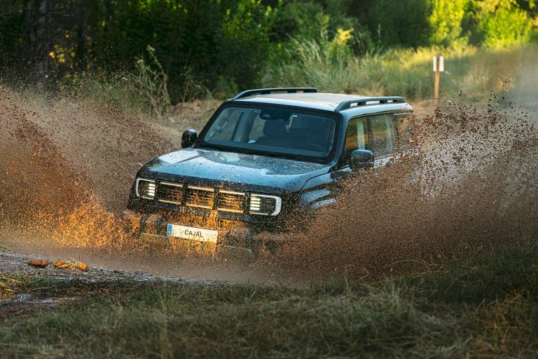 BYD Shark y Santana Cajal: el 4×4 vuelve por dos caminos opuestos
